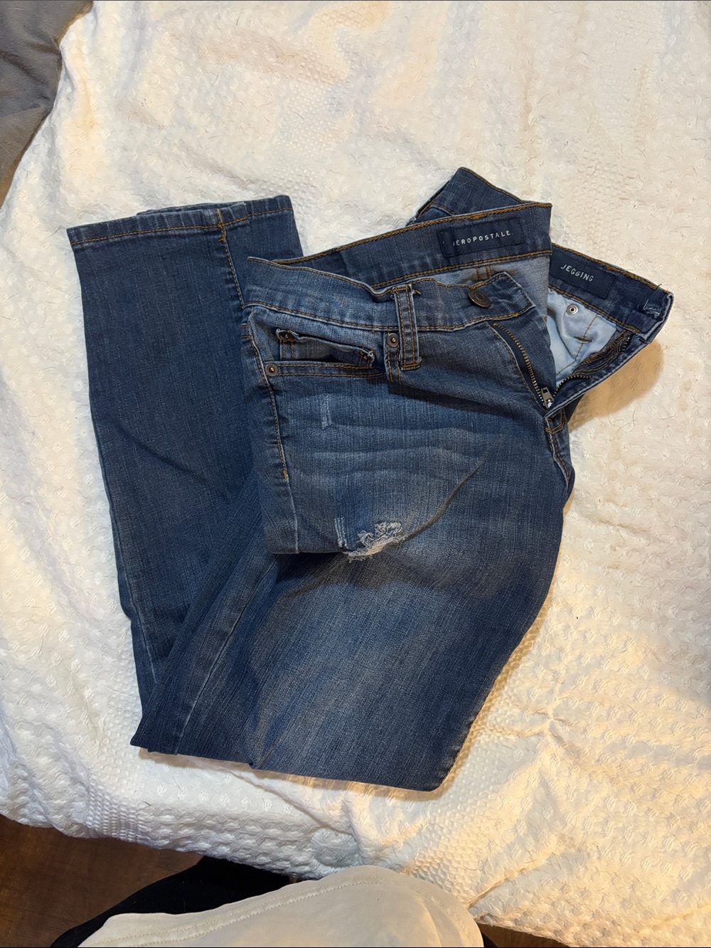 Aeropostale Women's Medium Blue Skinny Jeggings